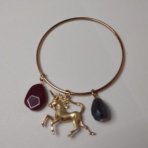 Cute Gold Tone Metal Unicorn And Plastic Bead Bracelet